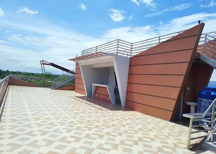 Rnek Boatel Commercial Space Aparthotel Moalboal